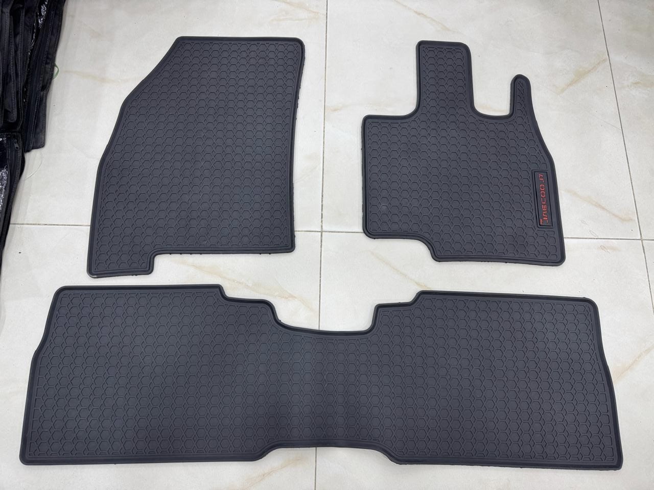 Jaecoo J7 Premium Latex Rubber PVC Car Floor Mats – Custom Fit Heavy Duty Waterproof | 3 Pcs Set