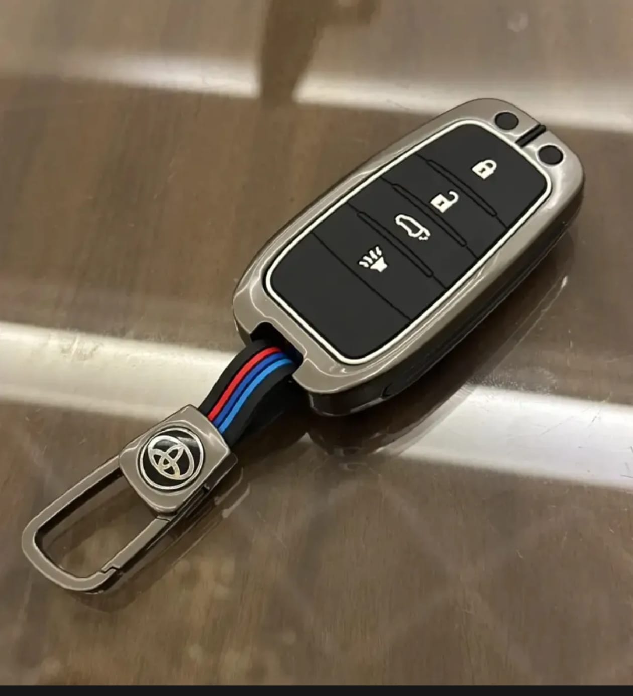 Toyota Fortuner Premium Zinc Alloy Smart Car Key Cover with Leather Keychain
