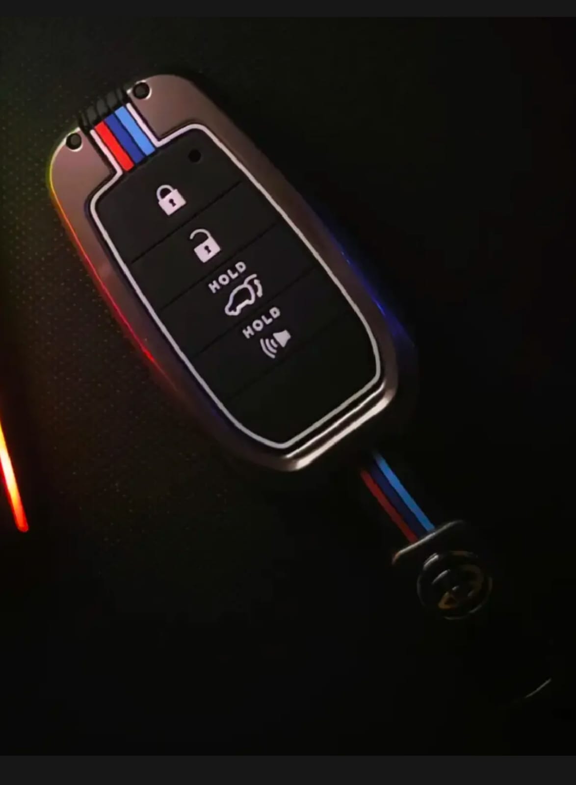 Toyota Fortuner Premium Zinc Alloy Smart Car Key Cover with Leather Keychain