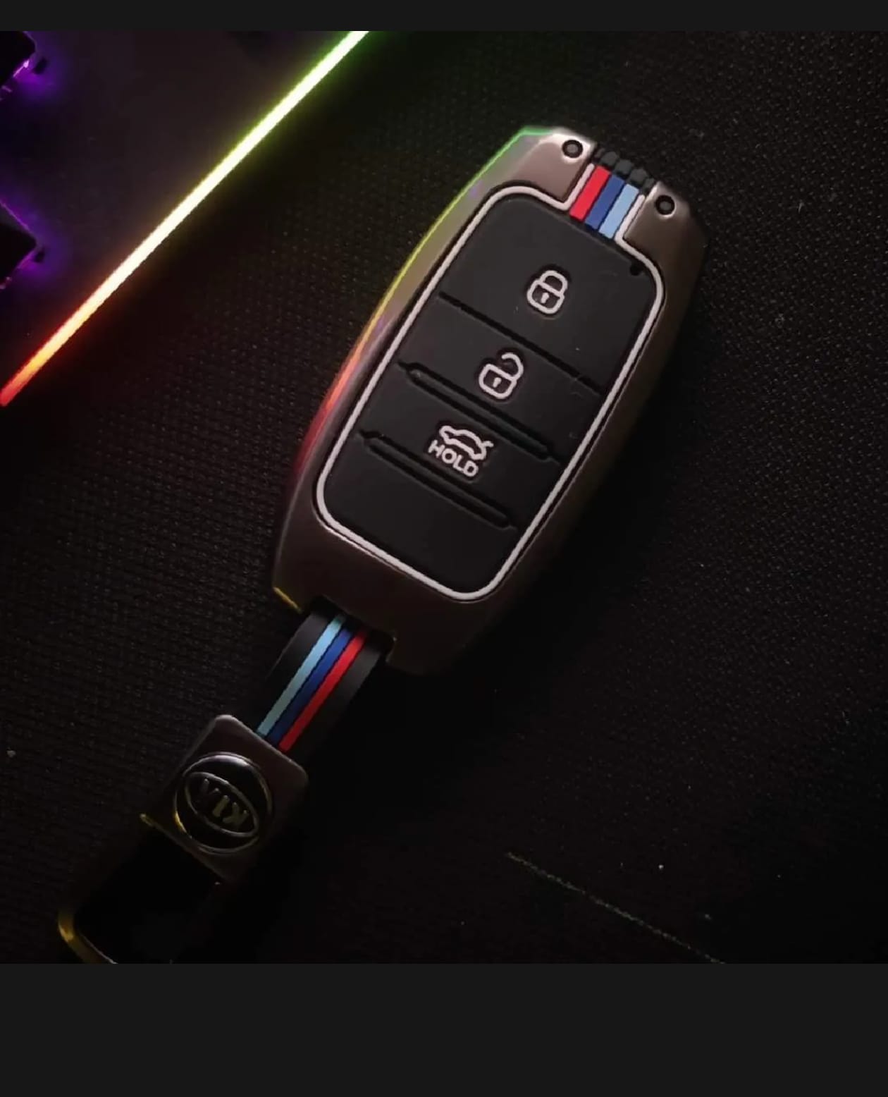 Kia Stonic Premium Zinc Alloy Smart Car Key Cover with Leather Keychain