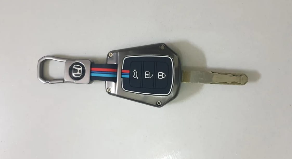 Honda City New Premium Zinc Alloy Smart Car Key Cover with Leather Keychain (Copy)