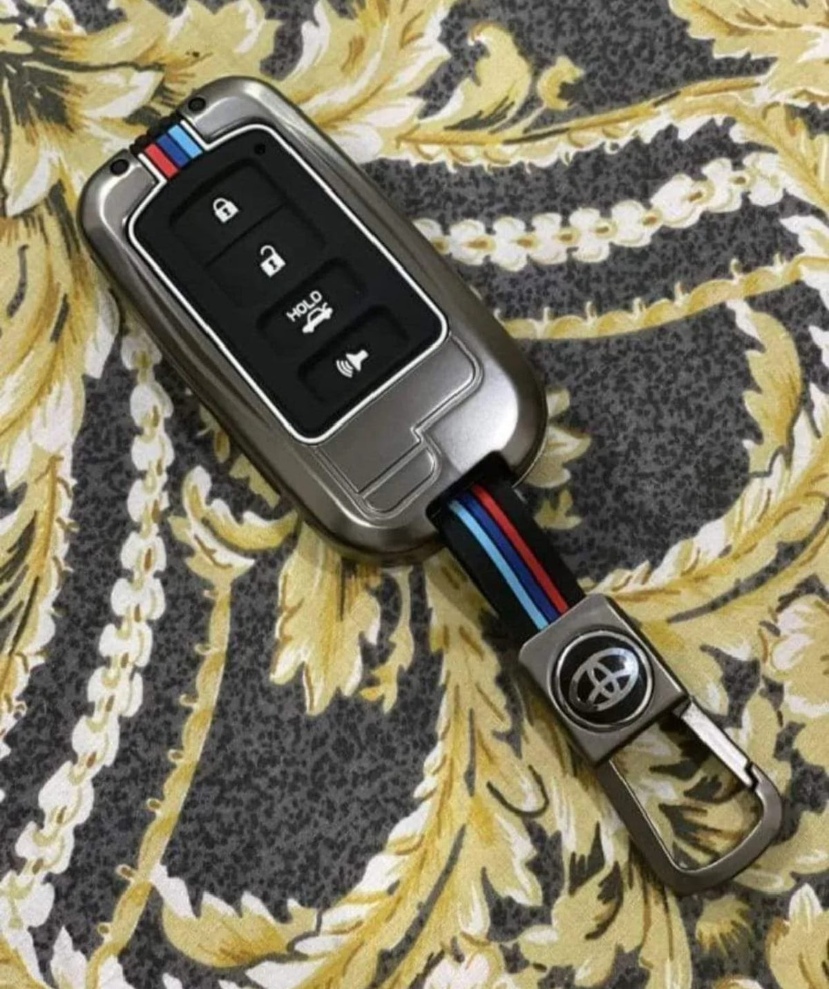 Toyota Corolla Grande Premium Zinc Alloy Smart Car Key Cover with Leather Keychain