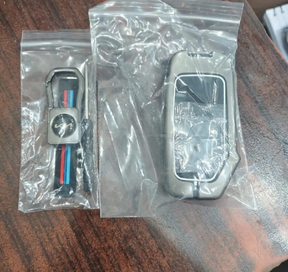 Kia Sportage L New Premium Zinc Alloy Smart Car Key Cover with Leather Keychain (Copy)