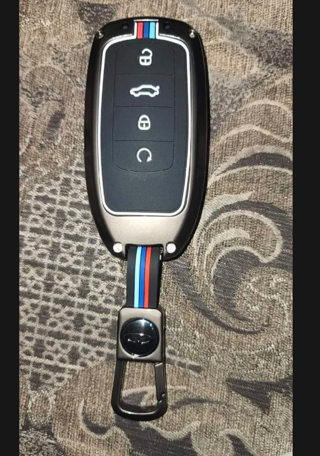 Chery Tiggo 8 Premium Zinc Alloy Smart Car Key Cover with Leather Keychain