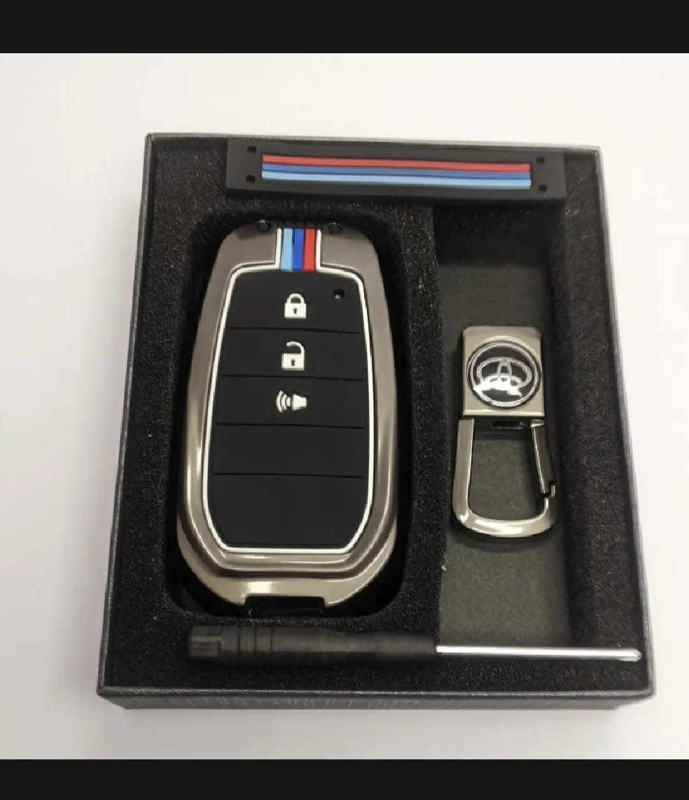 Toyota Fortuner Premium Zinc Alloy Smart Car Key Cover with Leather Keychain