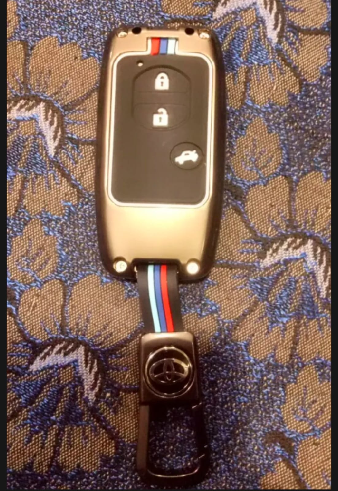 Toyota Land Cruiser Prado Premium Zinc Alloy Smart Car Key Cover with Leather Keychain