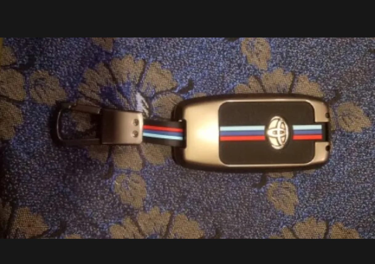 Toyota Land Cruiser Prado Premium Zinc Alloy Smart Car Key Cover with Leather Keychain
