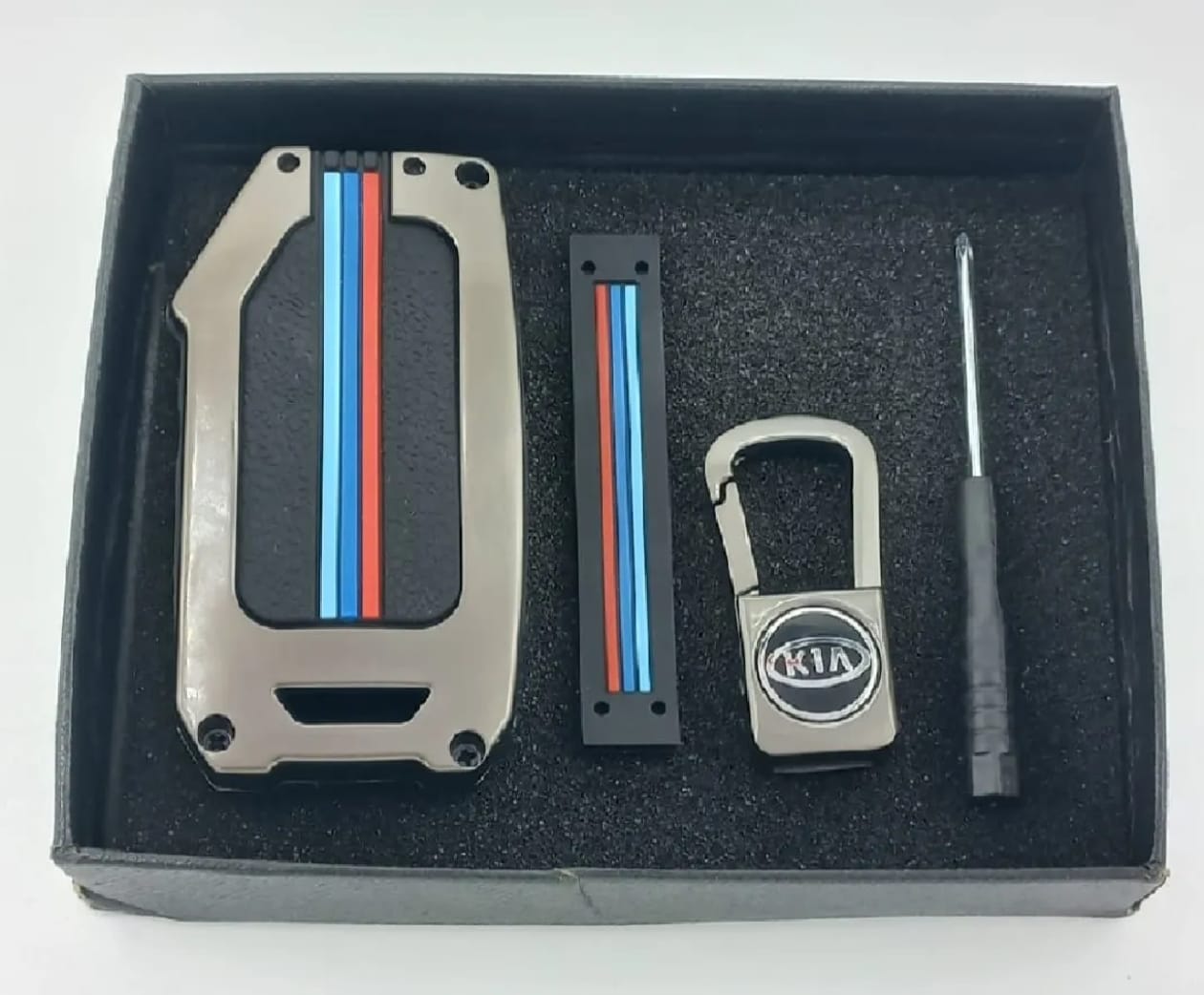 Kia Stonic Premium Zinc Alloy Smart Car Key Cover with Leather Keychain