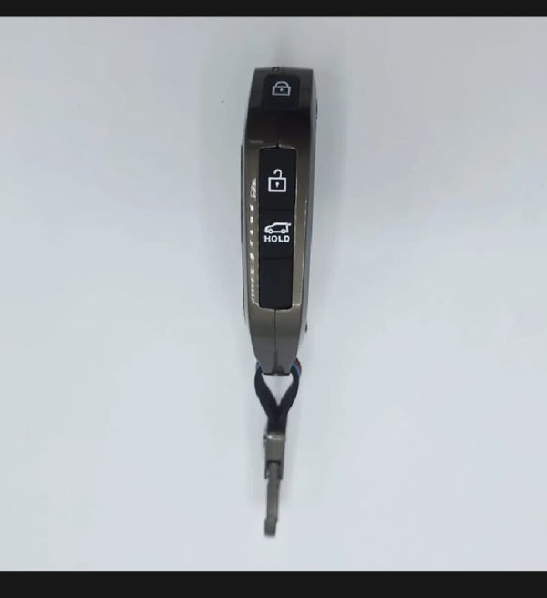 Kia Sorento Hybrid Premium Zinc Alloy Smart Car Key Cover with Leather Keychain