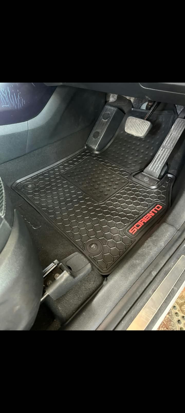 Kia Sorento 2021-2026 Premium Latex Rubber PVC Car Floor Mats – Custom Fit Heavy Duty Waterproof | 4 Pcs Set