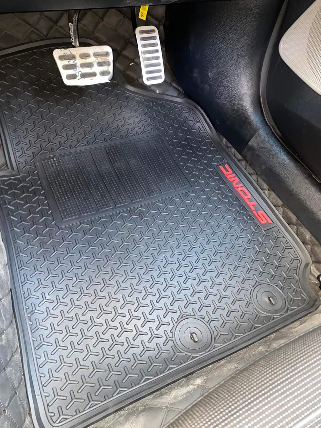 Kia Stonic Premium Latex Rubber PVC Car Floor Mats – Custom Fit Heavy Duty Waterproof | 3 Pcs Set
