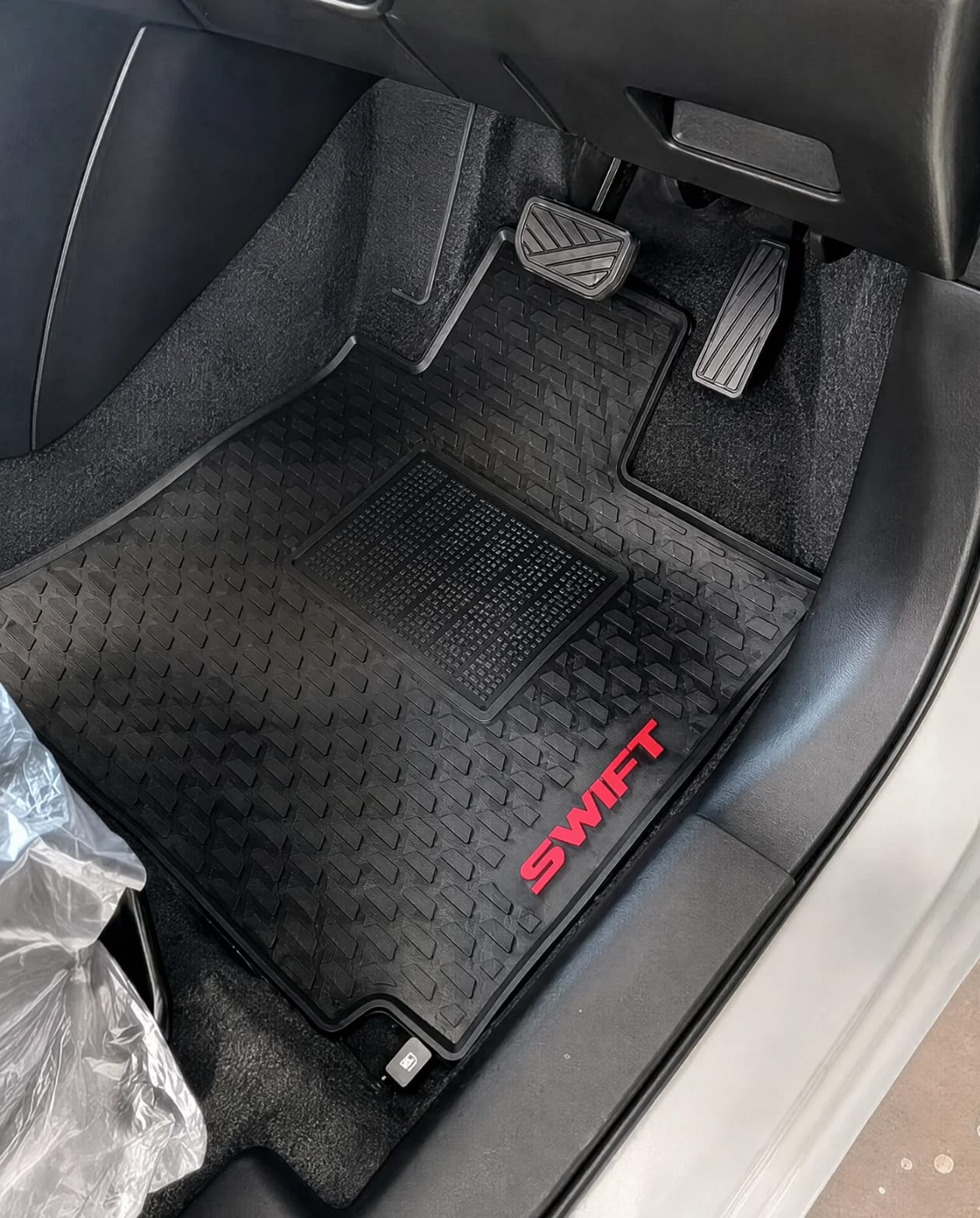 Suzuki Swift 2022-2026 Premium Latex Rubber PVC Car Floor Mats – Custom Fit Heavy Duty Waterproof | 3 Pcs Set